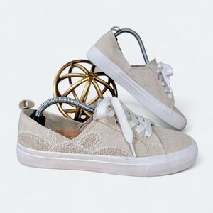 Lucky Brand Dyllis Casual Cream Canvas Sneakers Size 7.5 Lace Up Flower